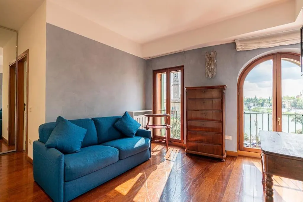 Domus Verona - Residenza Ponte Pietra Διαμέρισμα