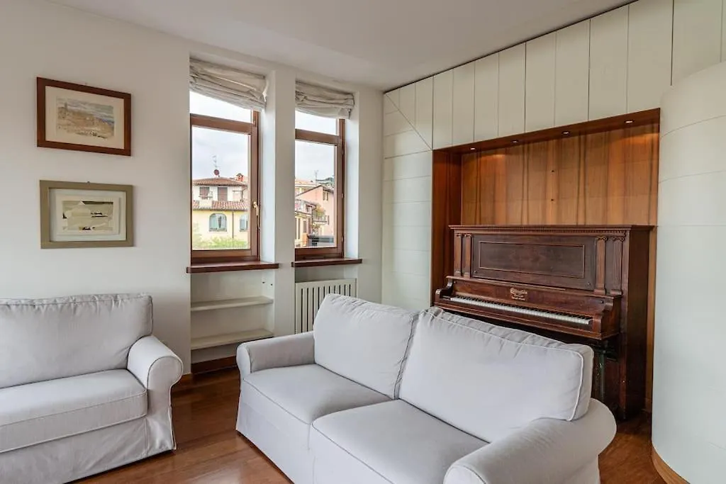 Domus Verona - Residenza Ponte Pietra 0*,  Italy
